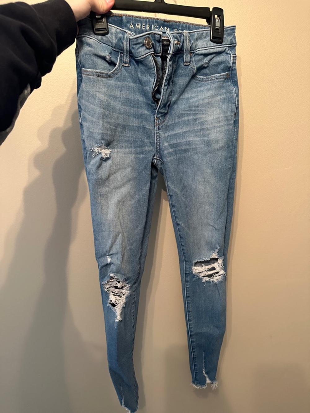 American Eagle Outfitters Light Wash Distressed Skinny Jeans